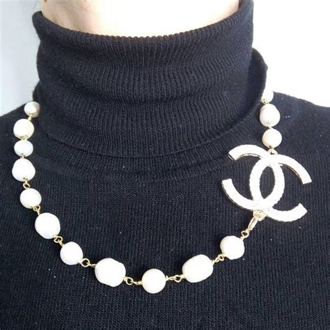 collana chanel perle bianche nere|Chanel collane usate.